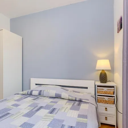 Apartment Apartments With A Parking Space Mali Losinj