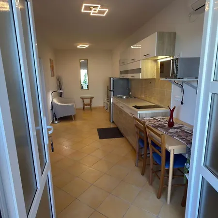 Apartments With A Parking Space Mali Losinj Apartment