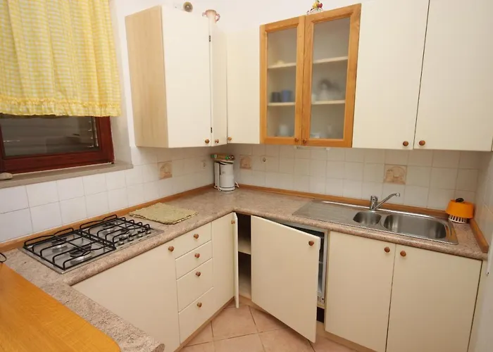 Apartments With A Parking Space Mali Losinj *