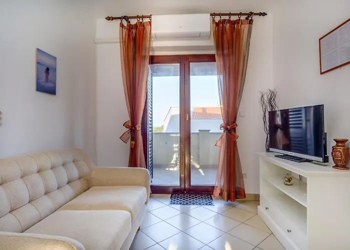 Apartments With A Parking Space Mali Losinj Apartment