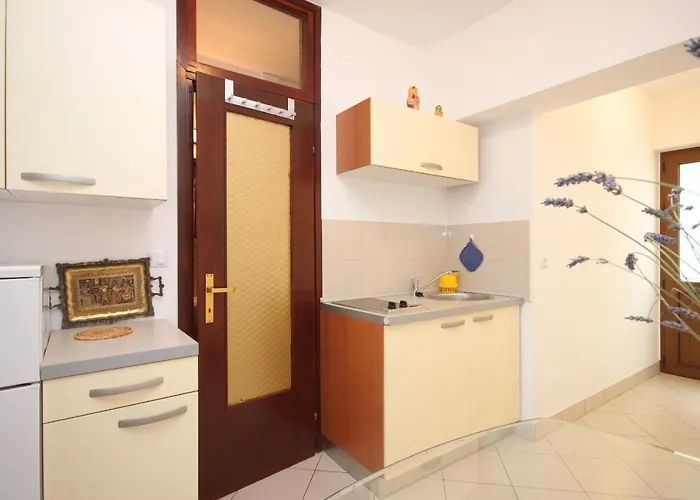 Apartments With A Parking Space Mali Losinj