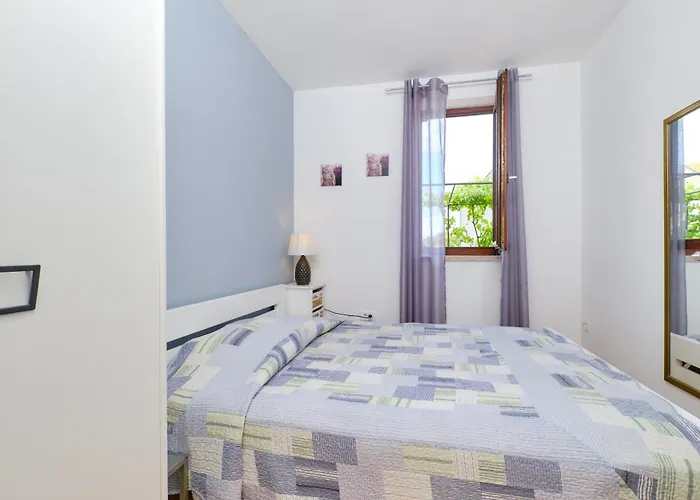 Apartments With A Parking Space Mali Losinj Mali Losinj