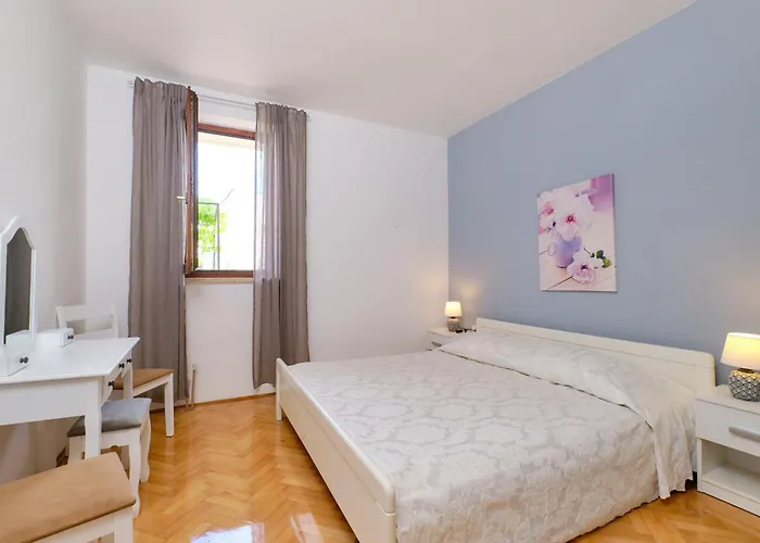 Apartment Apartments With A Parking Space Mali Losinj *
