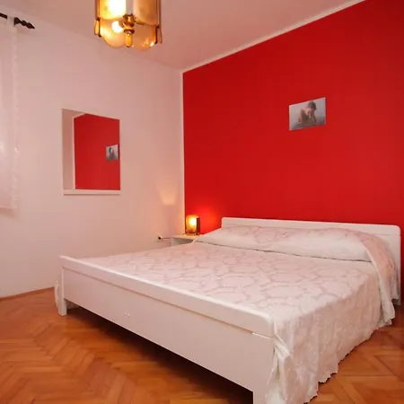 Apartments With A Parking Space Mali Losinj