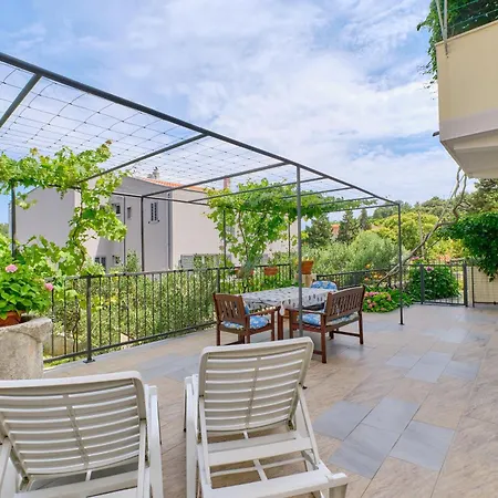Apartments With A Parking Space Mali Losinj *