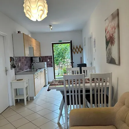 Apartments With A Parking Space Mali Losinj *